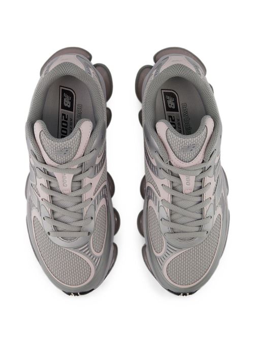 Sneakers unisex New Balance 2000 rosa e argento con ABZORB NEW BALANCE | U200035P